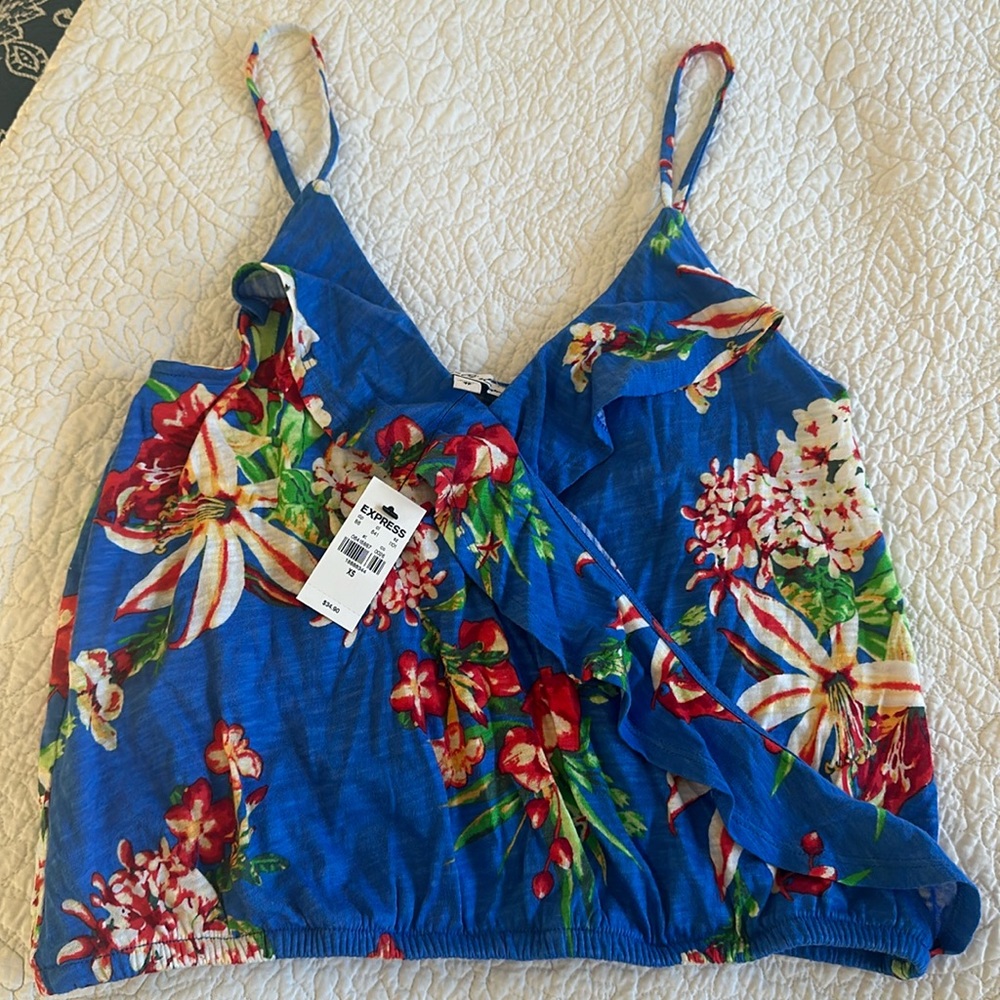 NWT EXPRESS FLORAL TOP SIZE XS $35